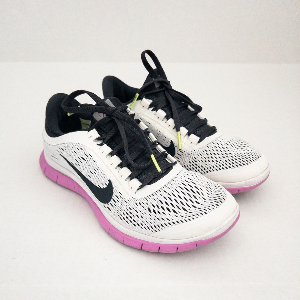 Women’s Nike Free Run 3.0 (size 7.5)